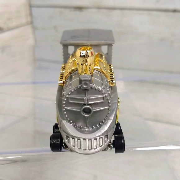 Mattel Hot Wheels 1995 RAIL RODDER Engine 5 Plastic Gray Gold Toy Train Engine - Picture 3 of 11
